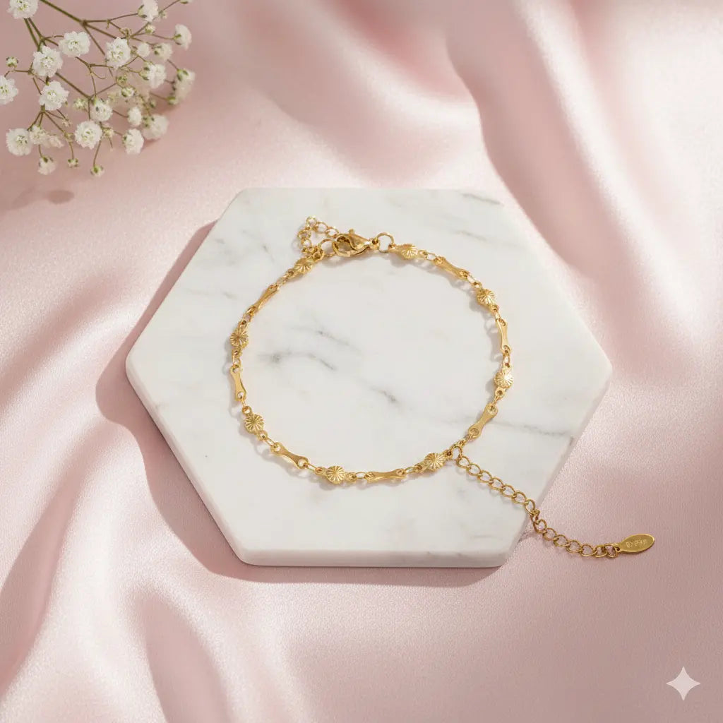 Gold Whisper Bracelet Bareeq