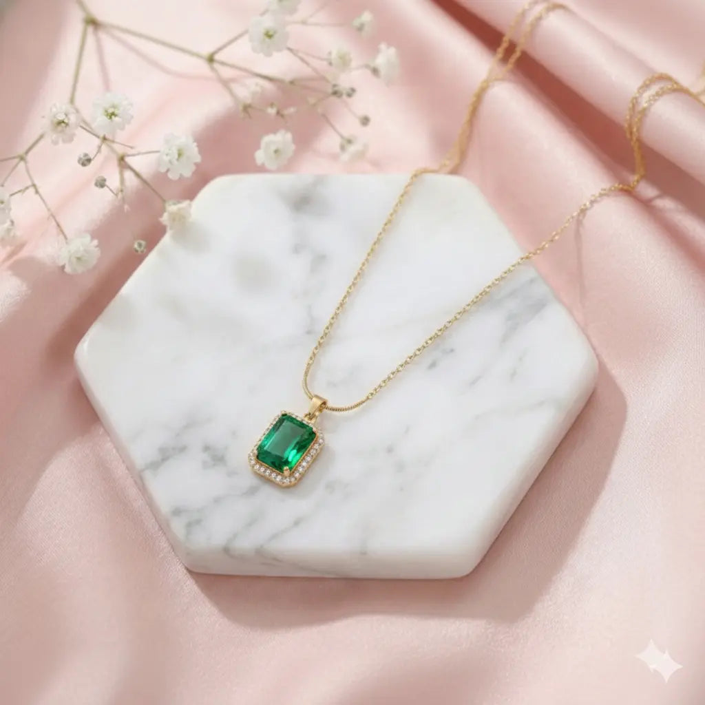 Emerald Grace Necklace Bareeq