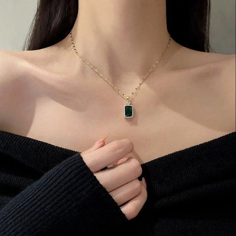 Emerald Grace Necklace Bareeq